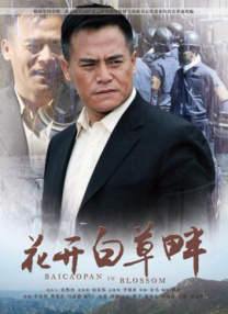 男女一边摸一吻胸做爽视频